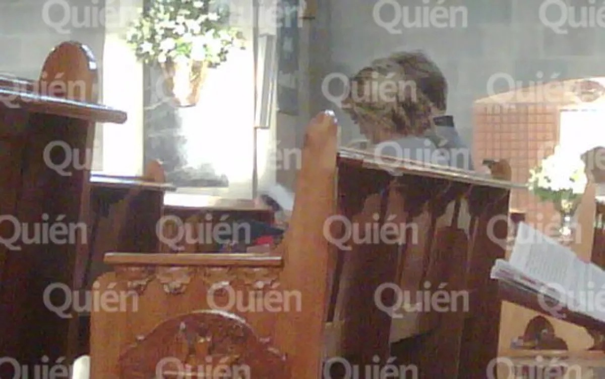 Los jovenes se mostraron enamorados y felices.