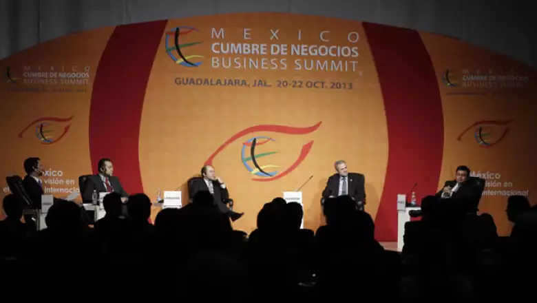 Expertos abordaron el tema de las Pymes, y la necesidad de las TI para su crecimiento.