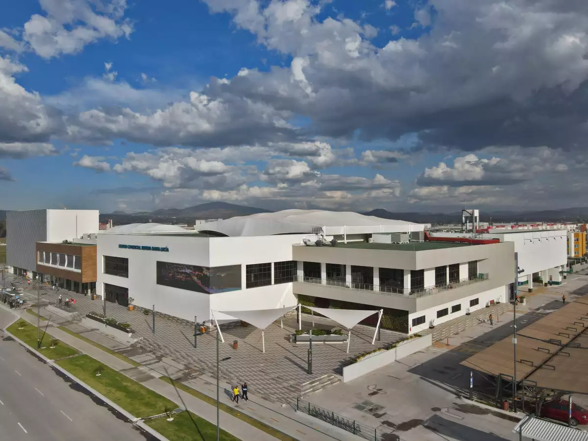 Centro Comercial en Santa Lucía
