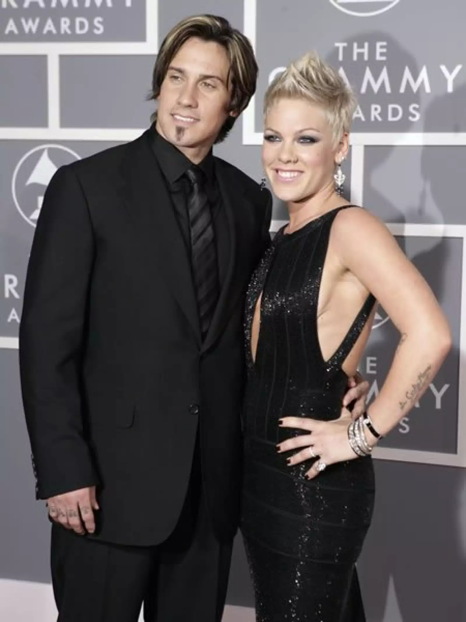 Pink y Carey Hart se divorciaron hace un par de años, pero una vez más están juntos. Él la acompañó a los últimos Grammy y ella ha confesado que en sus letras había mensajes en contra de Carey que `hoy son chistosos´.
