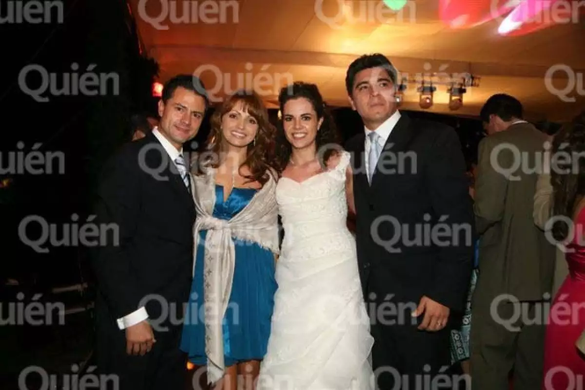 Enrique Peña Nieto, Angélica Rivera, Ana Cecilia Peña Nieto y Felipe Casahonda.