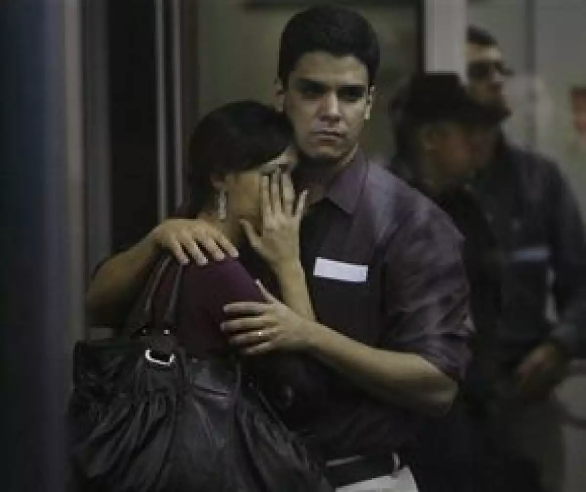 El capitán Giucemar Tabosa Cardoso dijo a que un número no determinado cuerpos fueron encontrados en la misma zona del Océano Atlántico donde el sábado se recogieron los primeros objetos del avión.