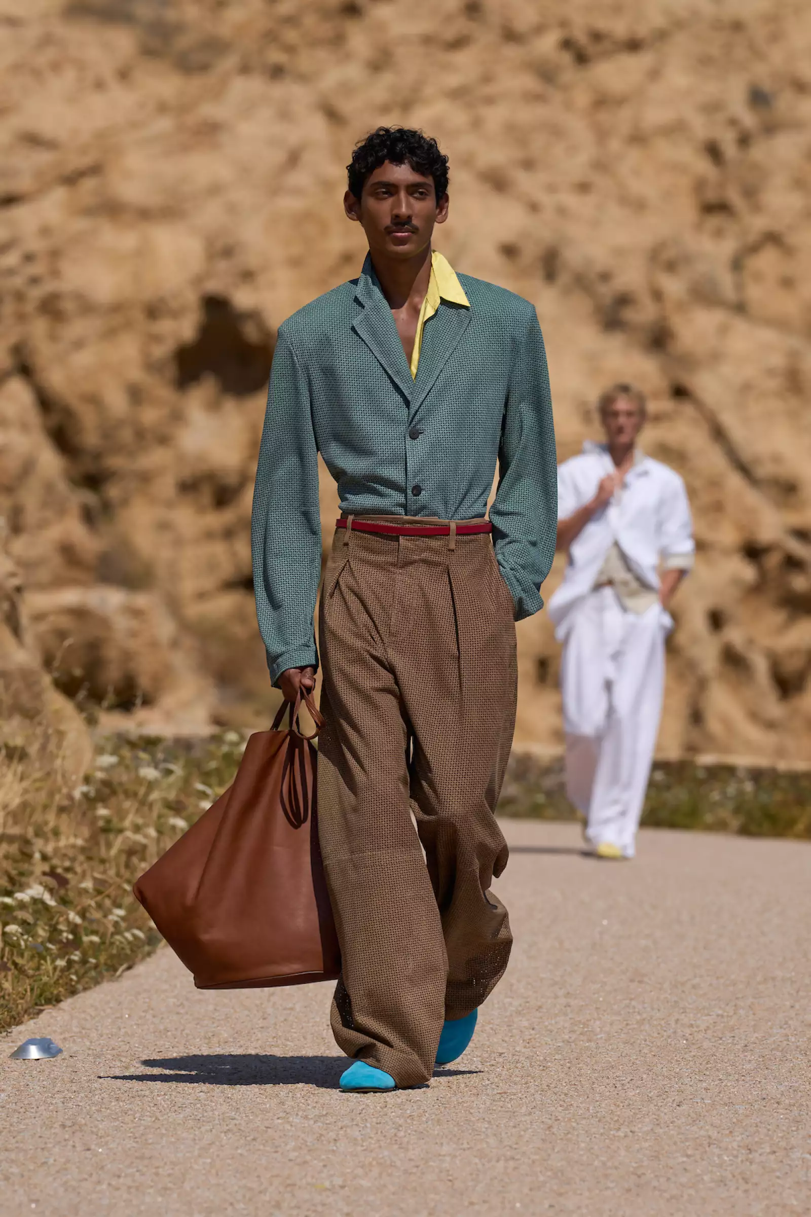 Jacquemus PO S27 018.jpg