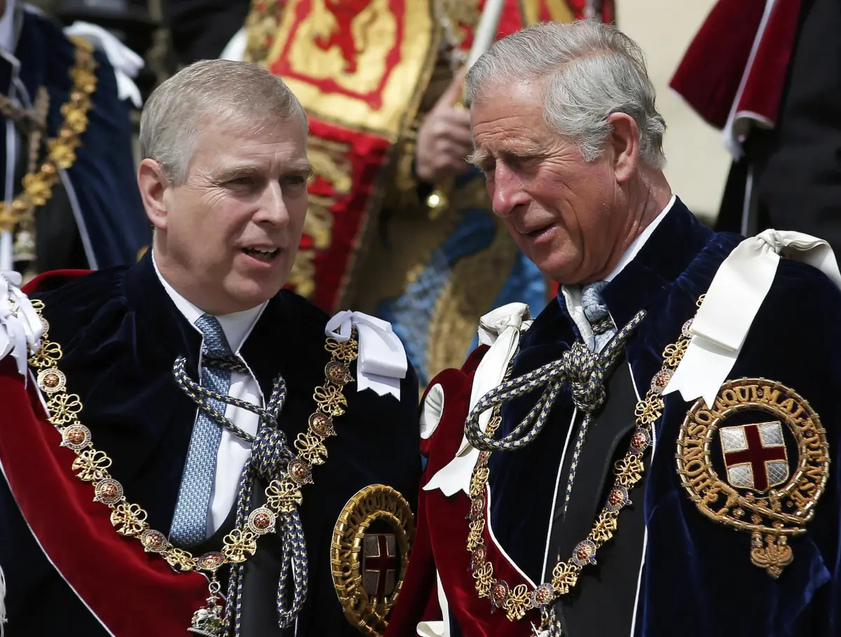 Príncipe Andrés y rey Carlos III