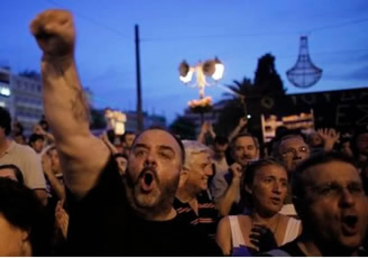 El Gobierno heleno lucha para evitar que Grecia caiga en cesación de pagos. (Foto: AP)