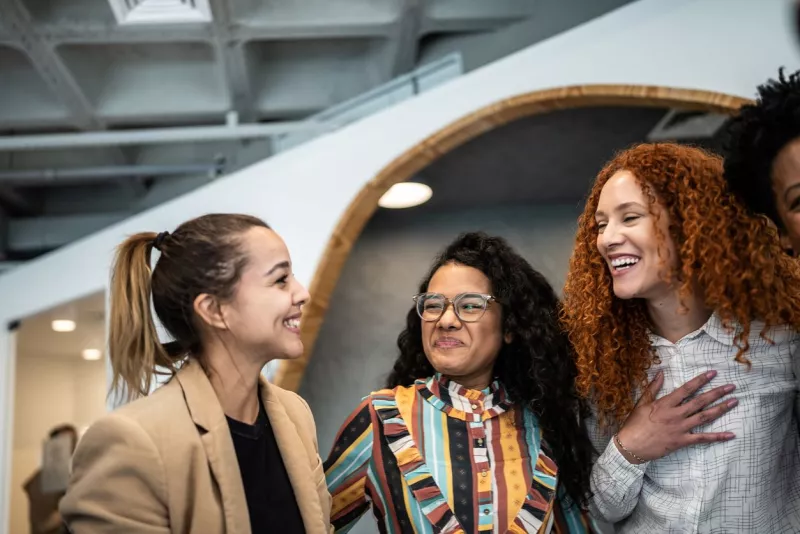Las mujeres impulsan la transformación de los beneficios laborales