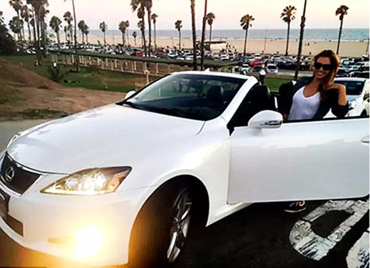 Fuentes cercanas al actor confirmaron que él no compró el nuevo Lexus convertible de la ex nana de sus hijos y que ha perdido todo contacto con ella después de su separación de Jennifer Garner.