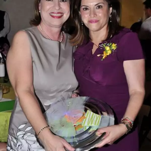 Manina Muñóz de Puente y María Susana de Treviño