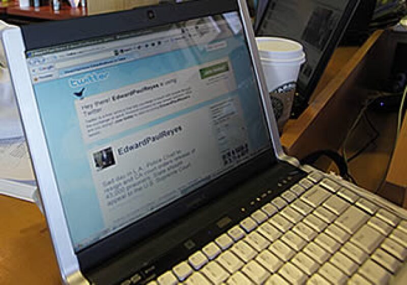 El 72% de los usuarios de Twitter son temporales, frente a 27% considerados adictos. (Foto: AP)