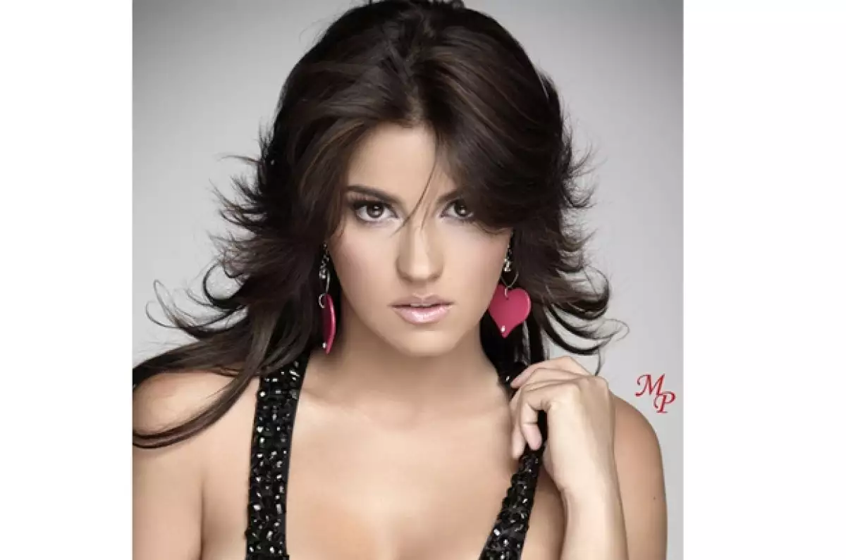 La actriz y cantante logra por fin su sueño de tener su propio canal oficial, el cual está disponible a través del canal de videos más exitoso del mundo.