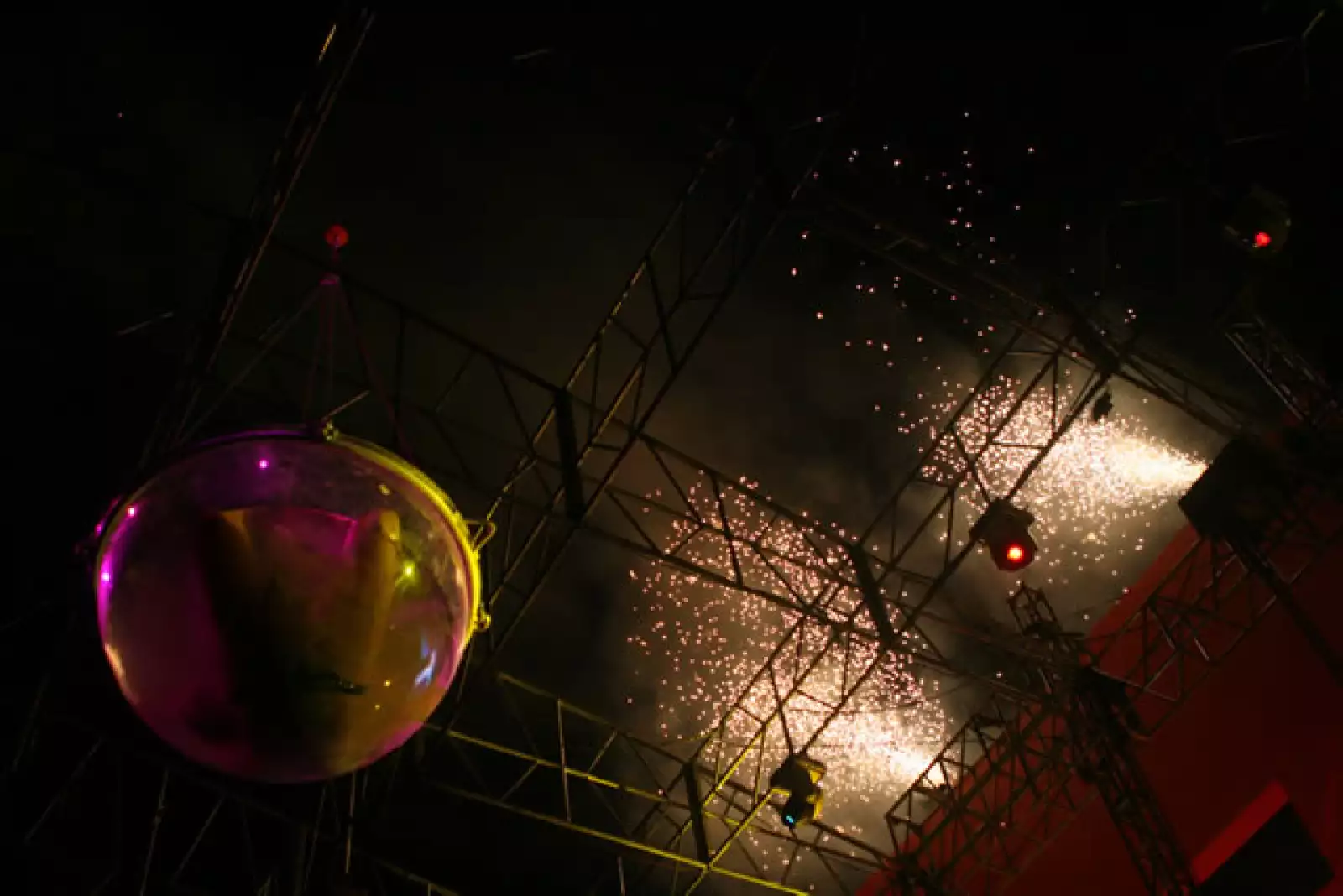 Concierto Alejandro Fernández, Beraka.