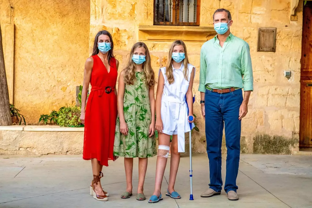 Reina Letizia, princesa Leonor, infanta Sofía y el rey Felipe VI