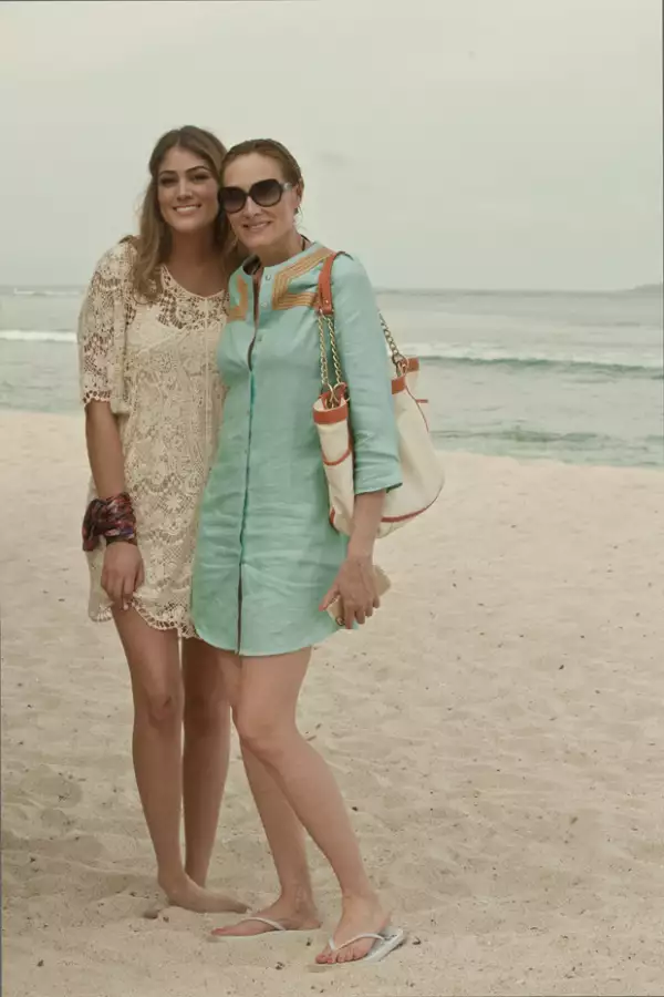 Alejandra Alemán, hija del ex presidente Miguel Alemán Valdes, junto a su hija, Alexandra Burillo.