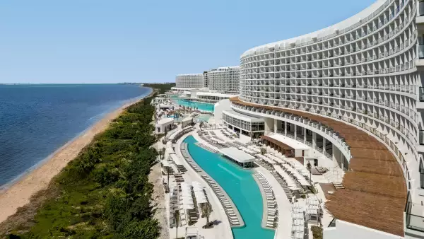 Fotos del nuevo hotel all inclusive de lujo AVA Resorts en Cancún, México.
