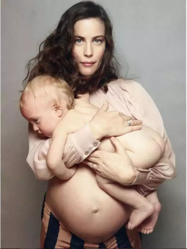La actriz coompartió esta foto días antes de ser mamá por tercera ocasión.