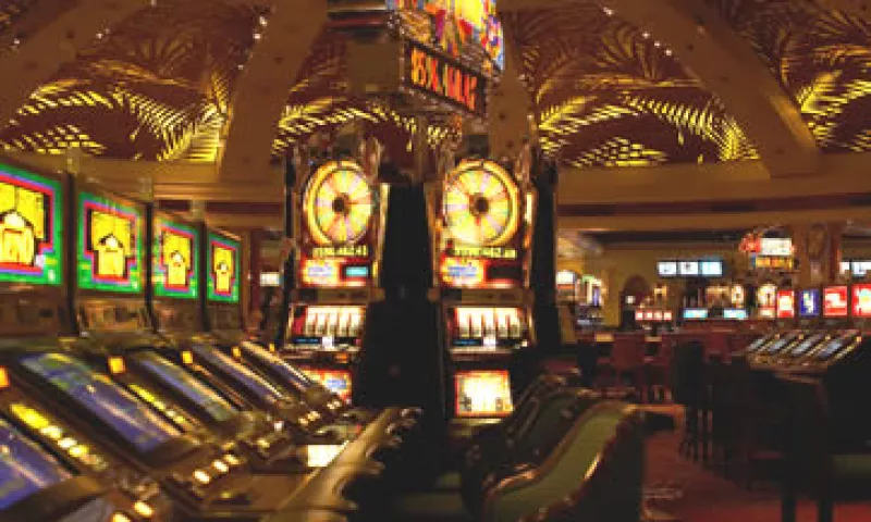 La inciativa busca regular a los juegos y sorteos que se transmiten también en televisión. (Foto: Getty Images)