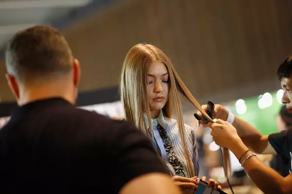 Versace - Backstage - Milan Fashion Week SS17