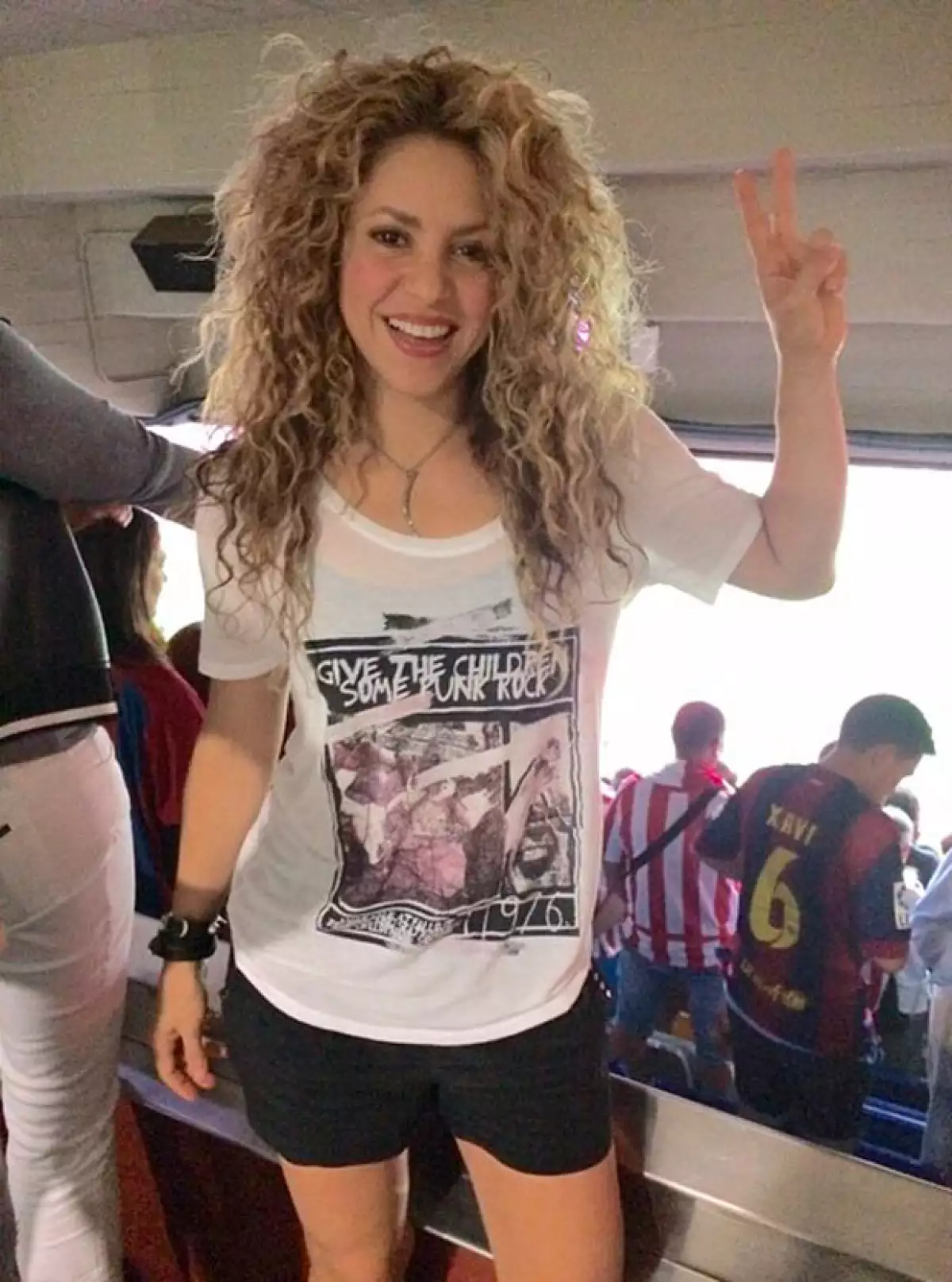 Shakira no pudo lucir mejor a unos meses de haber dado a luz a su segundo hijo, Sasha.