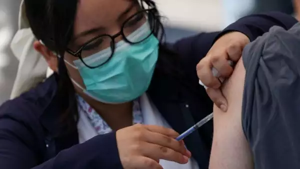 Vacunación de un adulto