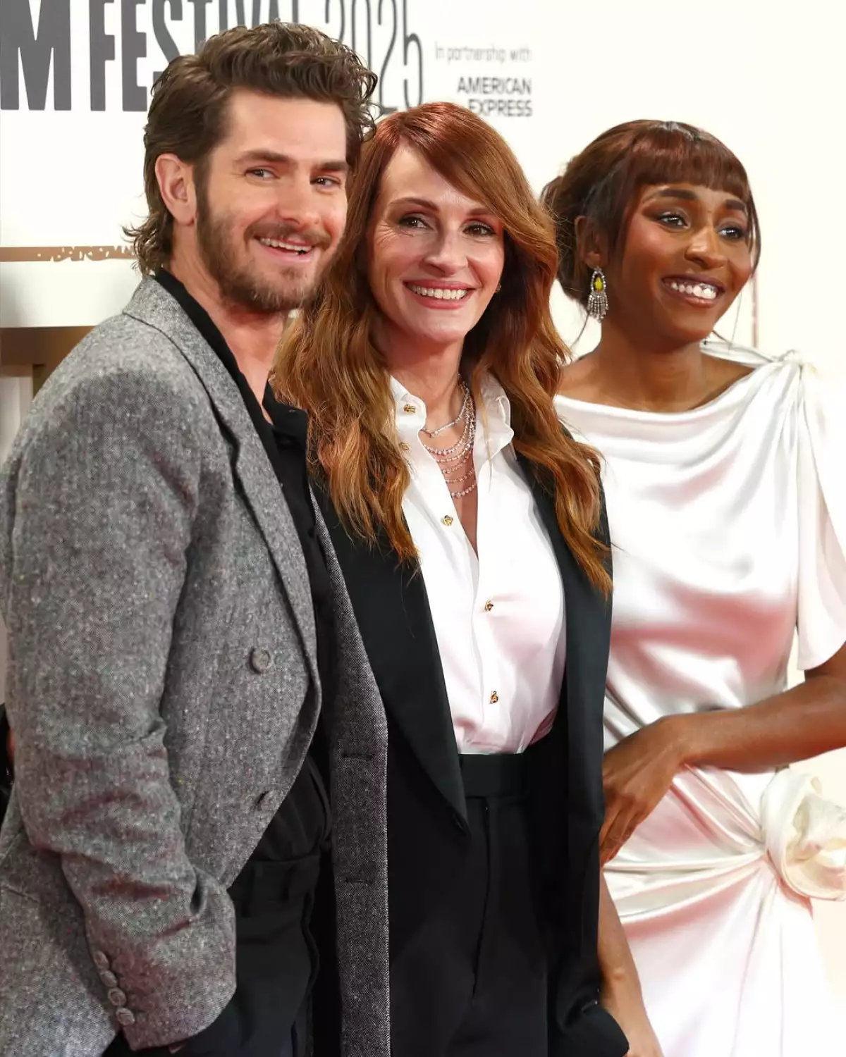 Julia-Roberts-Andrew-Garfield-Ayo-Edebiri-Caceria-de-Brujasjpg.jpg