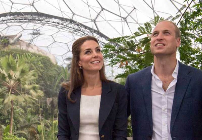 Kate y Will viajarán a Sicilia y próximamente a Canadá, donde estarán acompañados de sus dos hijos, el príncipe George y la princesa Charlotte.