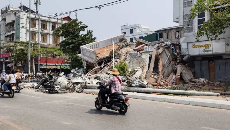 Terremoto en Myanmar deja más de 1,600 muertos; gobierno permite ayuda extranjera