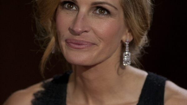 8. Julia Roberts