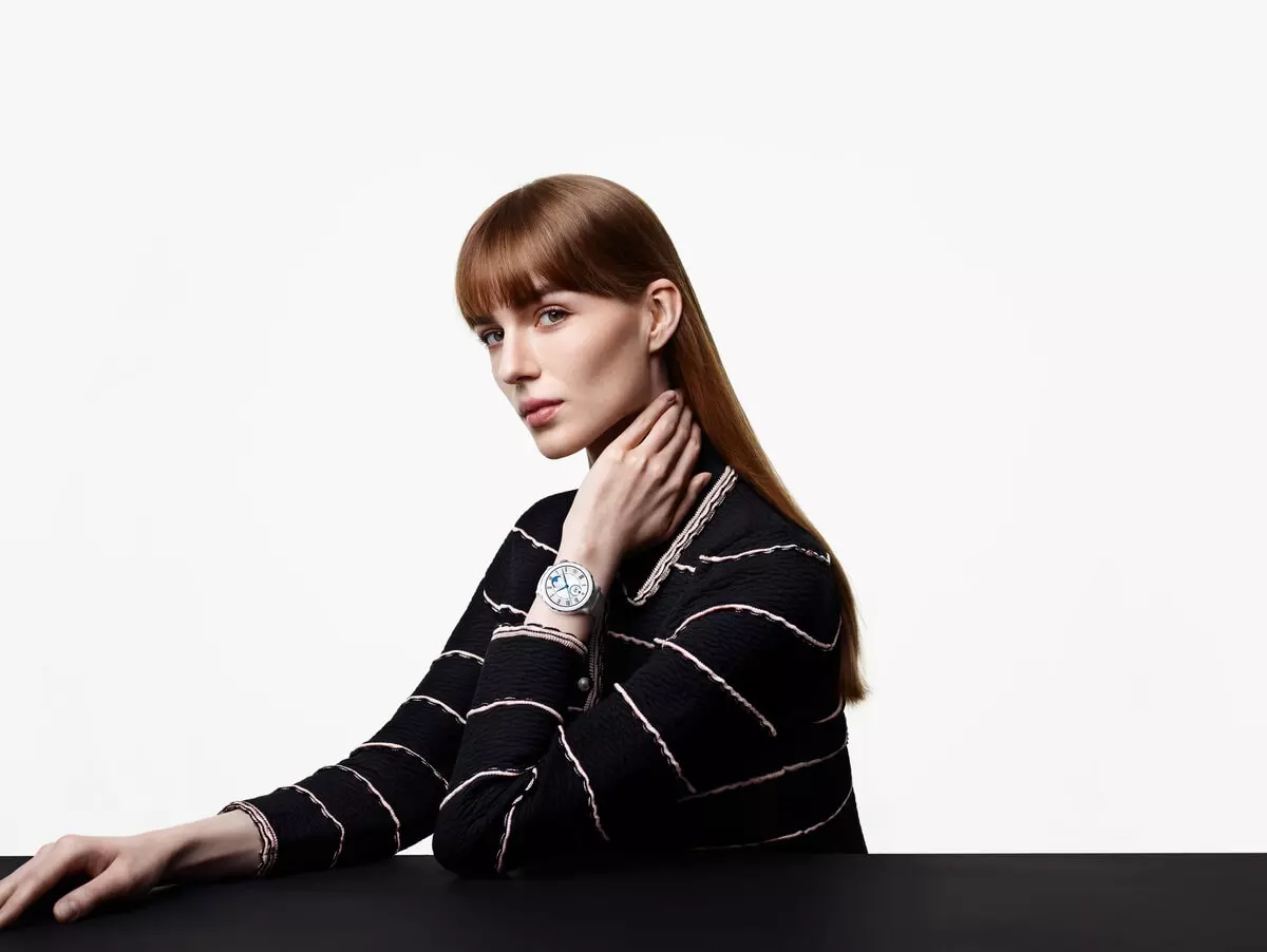 HUAWEI ELLE NOTAWEB 01.jpg