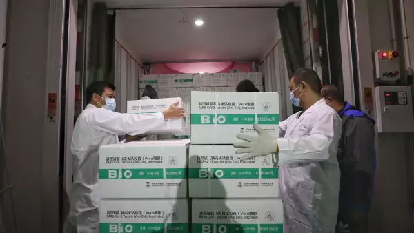 China ha considerado la posibilidad de mezclar distintas vacunas contra el COVID-19 para mejorar la eficacia relativamente baja de las suyas, afirmó durante el fin de semana la máxima autoridad de control de enfermedades de China.