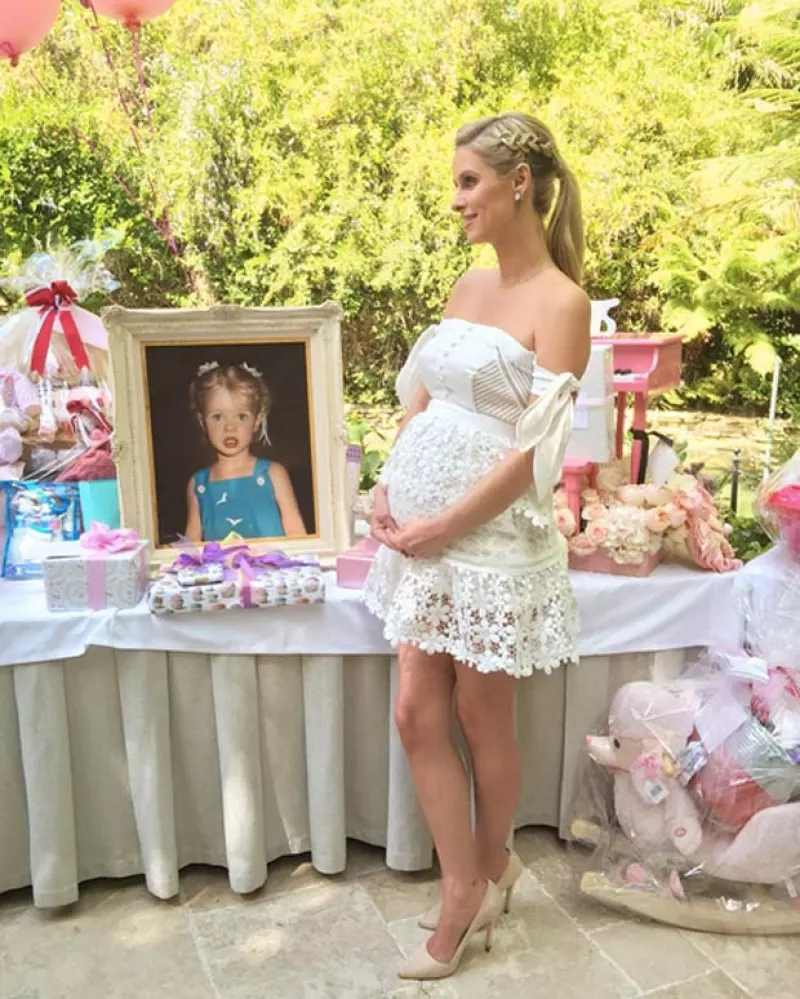 La hermana de Paris Hilton tuvo un festejo de ensueño en un hotel de Los Ángeles, para celebrar la llegada de su primer hijo, donde estuvo acompañada de su familia.