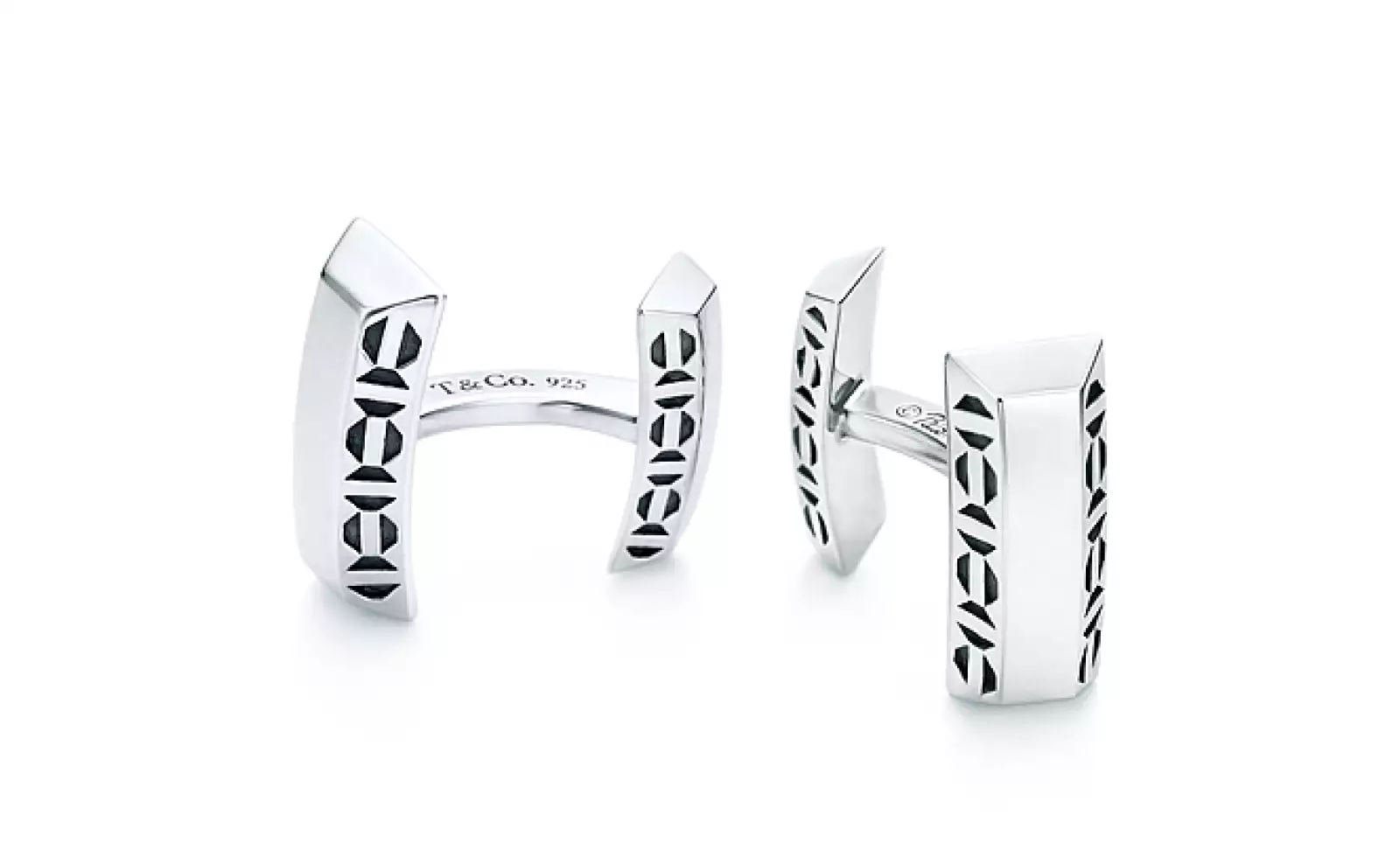 Un estilo más atrevido, como parte de su colección diseñada también por Paloma Picasso.