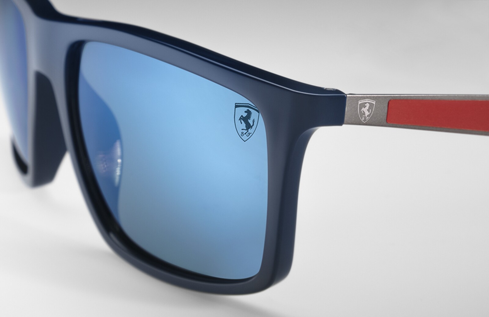 Ray ban x ferrari