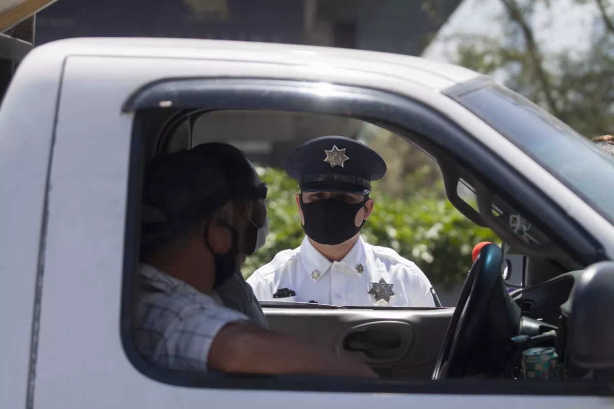 SAN PEDRO, NUEVO LEÓN, 24ABRIL2020.- El municipio de San Pedro declara fase 4 de la contingencia por el coronavirus covid-19 e implementa operativos de seguridad en las entradas de esa localidad invitando a las personas a regresar si no tienen una actividad esencial en el lugar.
FOTO: GABRIELA PÉREZ MONTIEL / CUARTOSCURO.COM