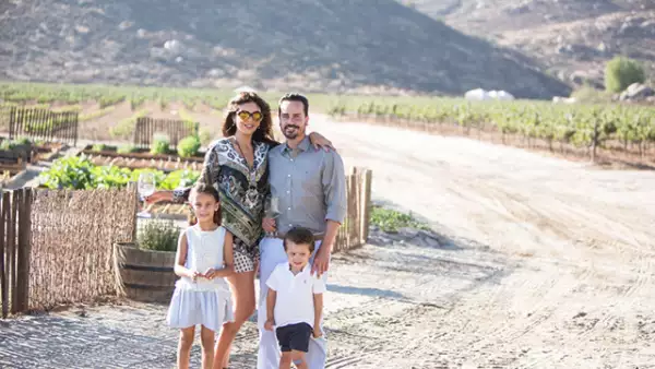 Karla Terán con Hans, Isabela y Hans Backhoff