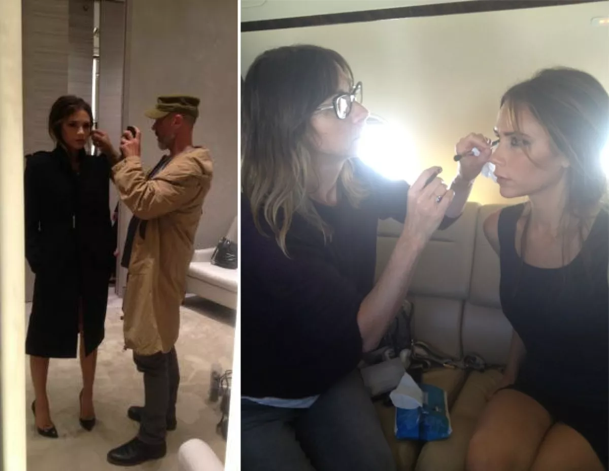 La diseñadora se arregla en su avión privado.