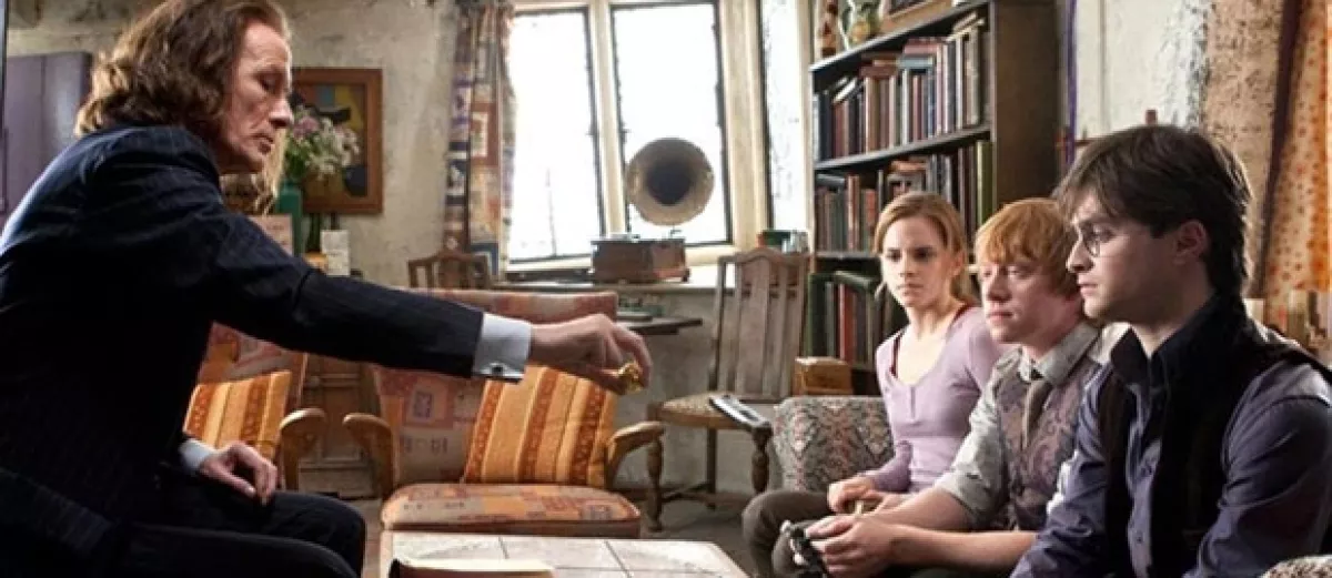 Los actores se encuentran rodando la segunda parte de Harry Potter y las reliquias de la muerte.