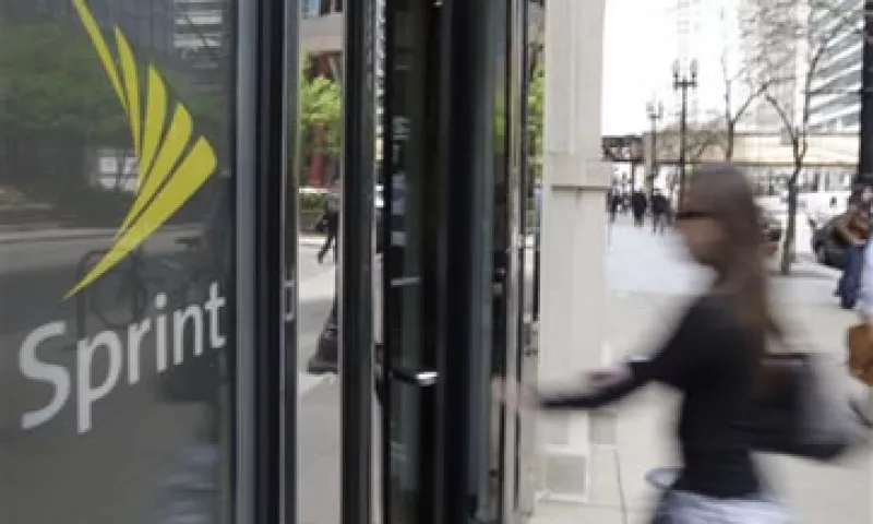 Hasta fines de marzo, 5.4 millones de clientes permanecían en la red de Nextel. (Foto: AP)