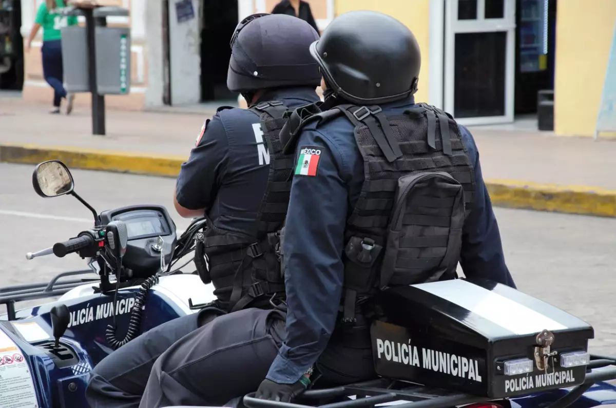 cuanto gana un policia en mexico