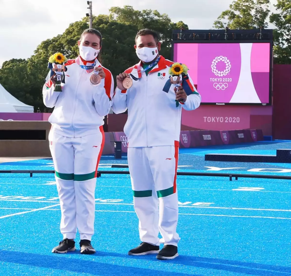 Alejandra Valencia y Luis Álvarez