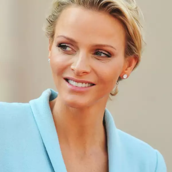 Con sus grandes ojos celestes y facciones armoniosas, Wittstock ha sido comparada favorablemente con Kelly, quien murió en un accidente de auto hace casi tres décadas.