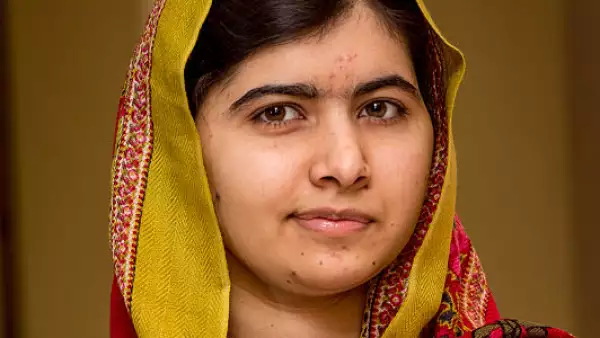 Malala Yousafzai Unveils Her Official Portrait By Nasser Azam