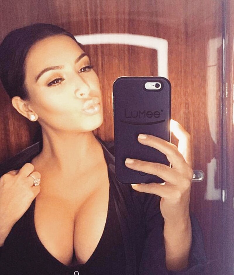 La carcasa llamada Lumee está disponible en varios colores y es una favorita de Kim Kardashian.