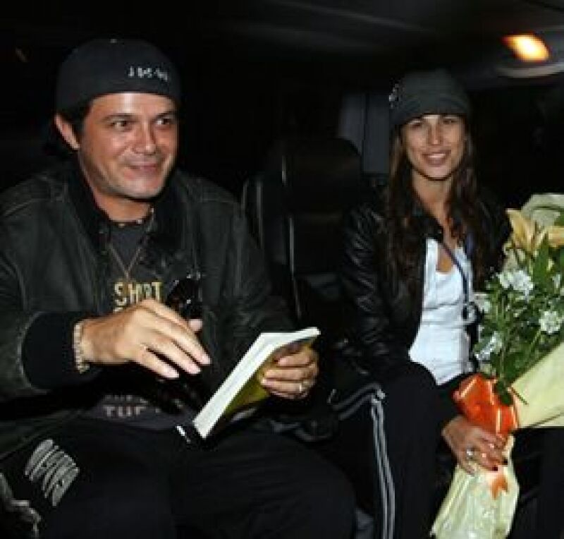 Aunque sus representantes lo niegan, la prensa española asegura que hubo boda.