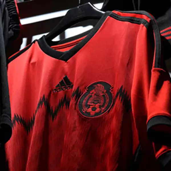 Adidas señaló que el nuevo uniforme saldrá a la venta a partir de este San Valentín.