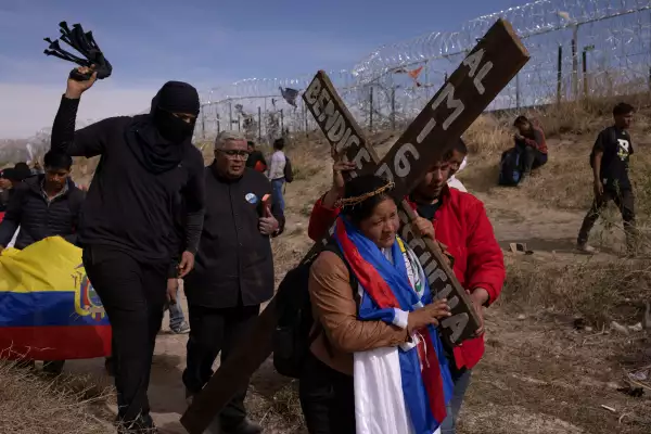 Good Friday procession advocating for migrants, in El Paso, Texas