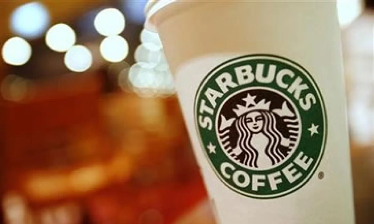 Starbucks busca abrir cafeterías en centros comerciales, estaciones de ferrocarril, aeropuertos y oficinas. (Foto: Reuters)