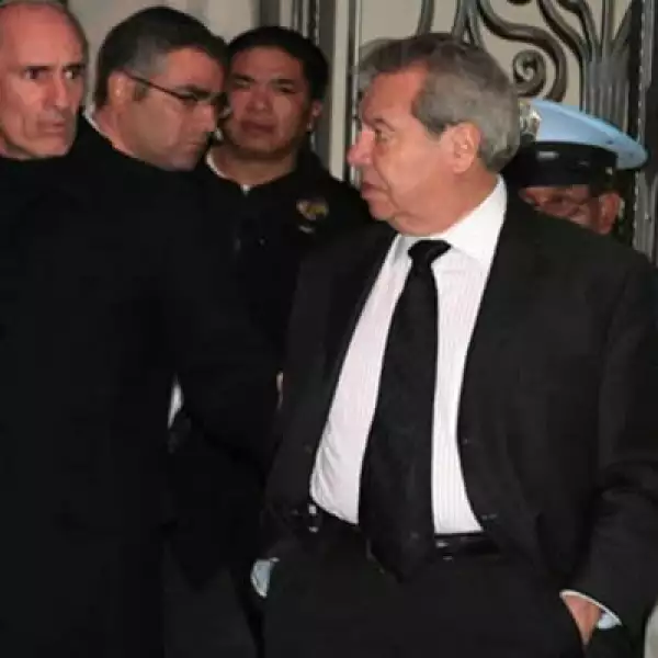 El político Porfirio Muñoz Ledo también asistió al velorio.