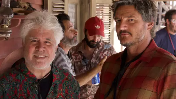 Pedro Almodóvar y Pedro Pascal durante la filmaicón de Strange Way of Life.
