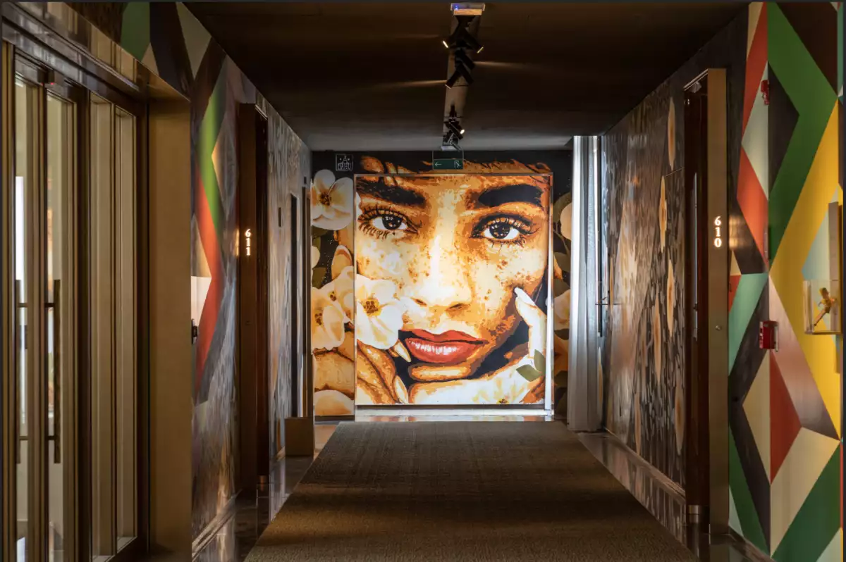 Rosewood São Paulo_Hallway Art 2_Ananda Nahu.png
