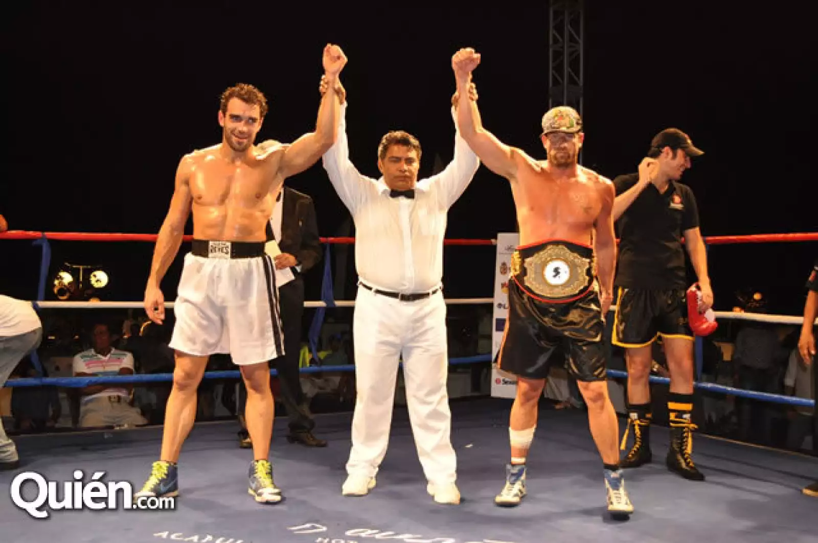 Pelea de box entre Gabriel Soto vs Marcus Ornellas y Miguel Torruco vs Antonio de la Vega